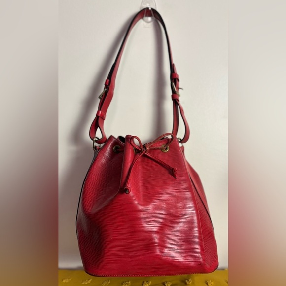 Louis Vuitton Red Epi Noe Shoulder Bag - Picture 1 of 16